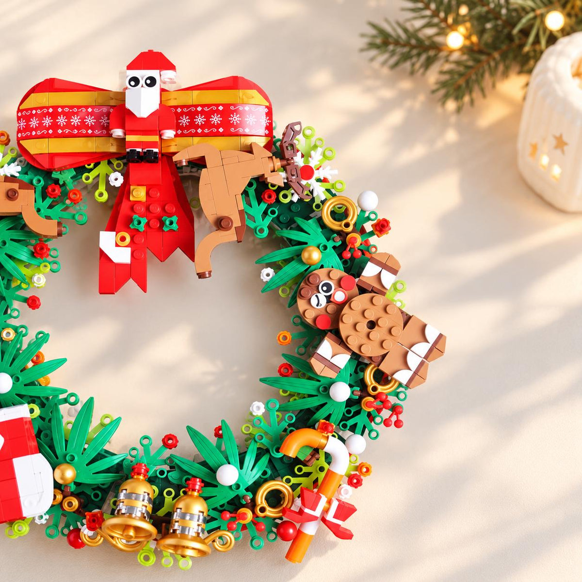 Christmas Wreath Building Set, 30cm Festive Brick Wreath with Santa and Reindeer